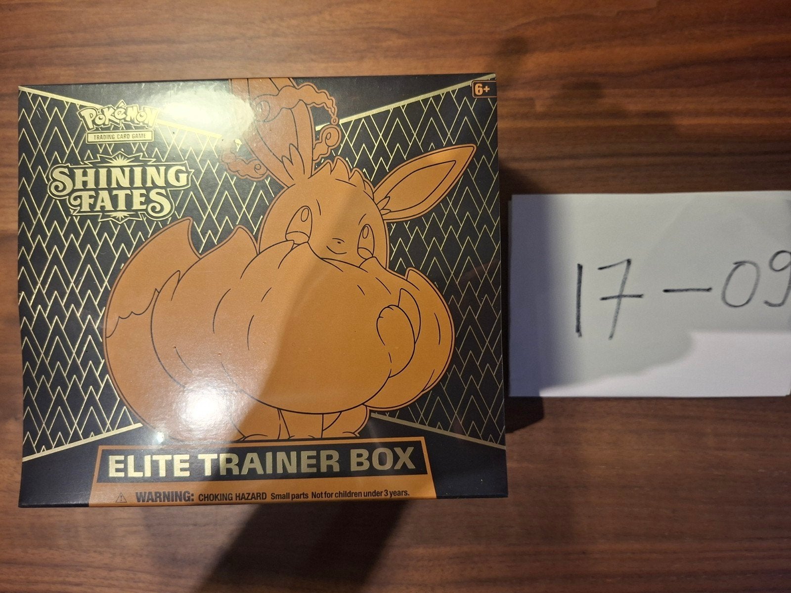 Pokémon Shining Fates Elite Trainer Box - Nieuw, Hobby en Vrije tijd, Ophalen of Verzenden, Nieuw, Boosterbox