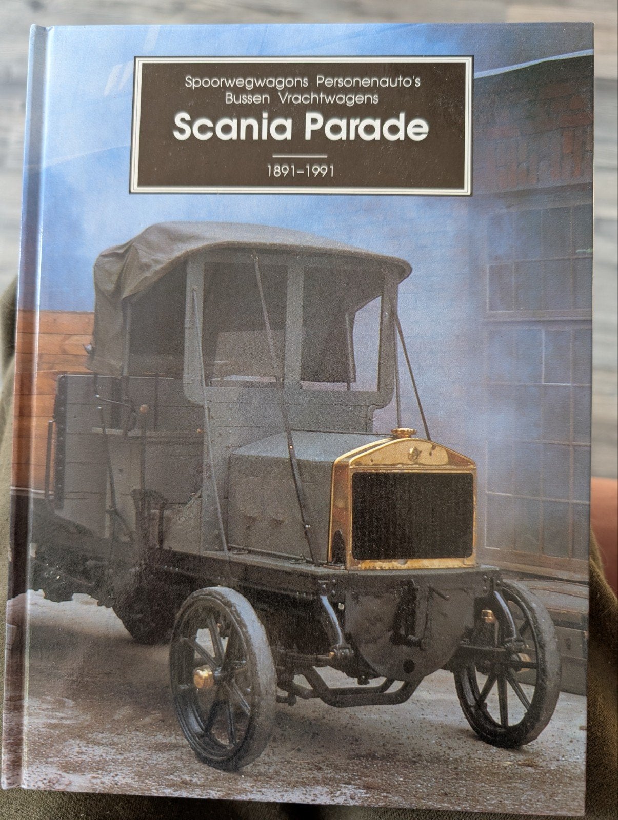 Scania Parade 1891-1991 - Spoorweg, Personen- en V, Boeken, Ophalen of Verzenden, Zo goed als nieuw, Overige merken, Streiffert