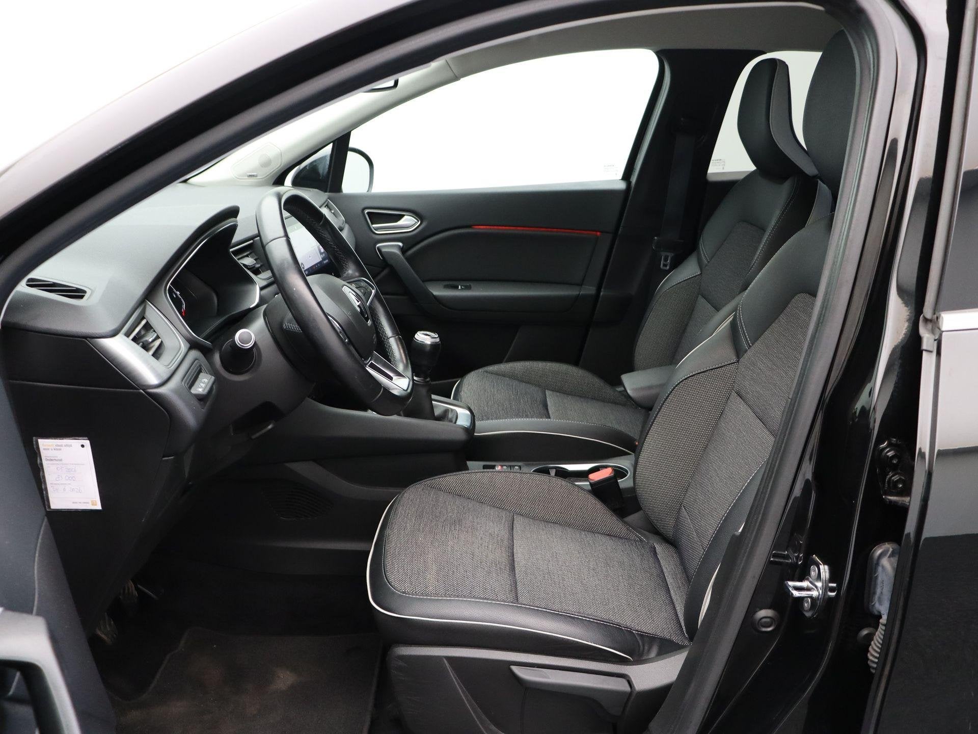 Foto 18 van Renault Captur TCe 100pk Intens | Climate Control | Bose aud