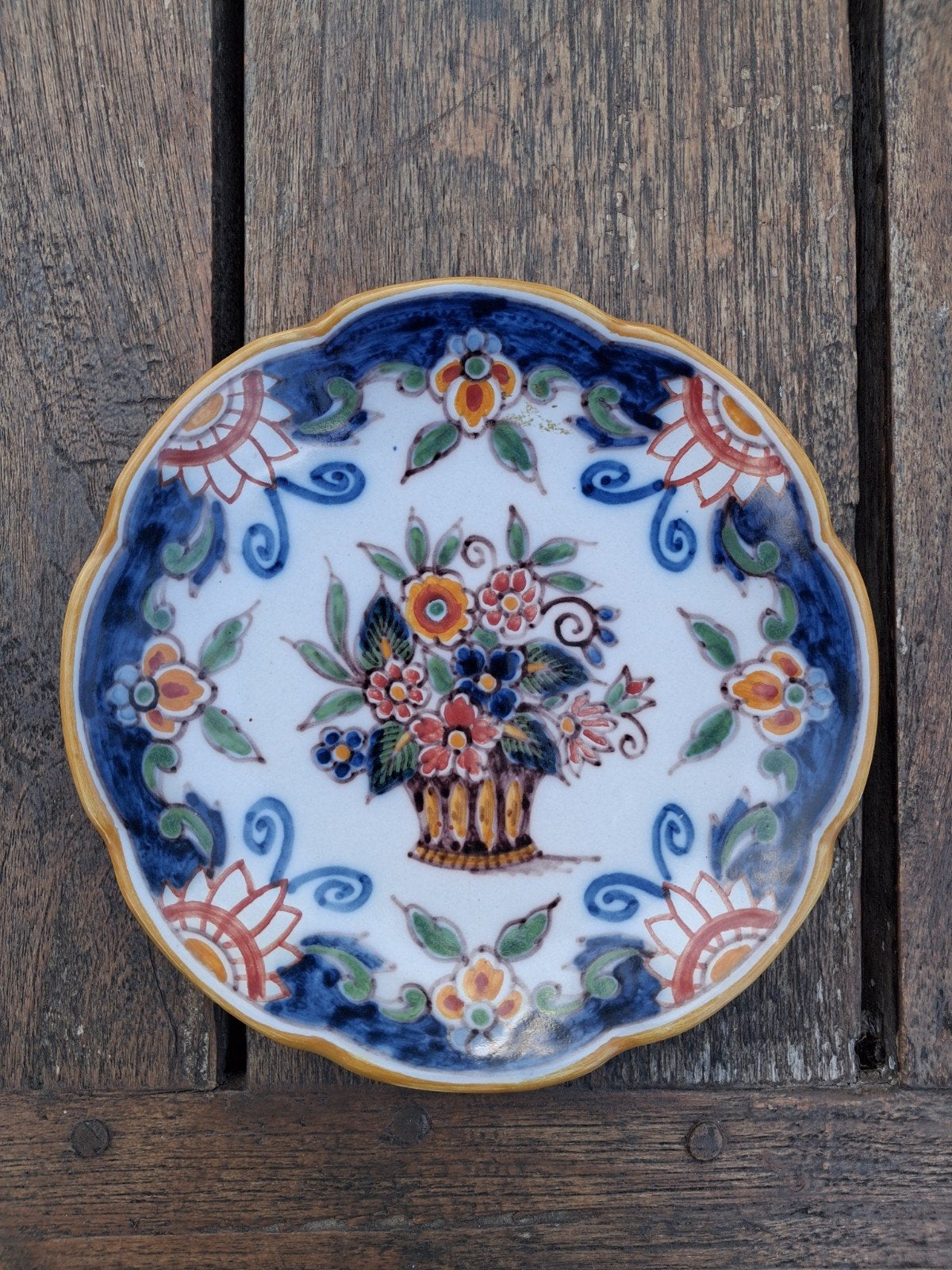 Antiek Makkum Wandbordje - Bloemenmand Decoratie, Ophalen of Verzenden