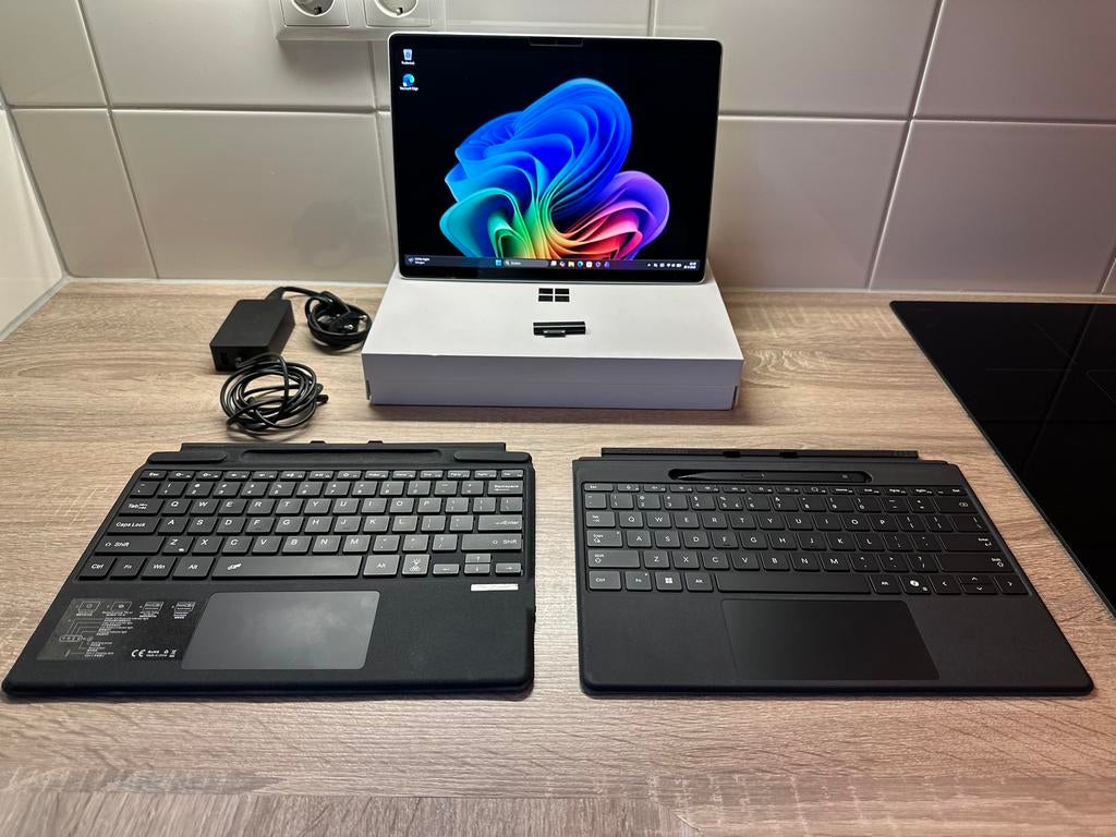 Microsoft Surface Pro 11 / OLED / Snapdragon X Elite / 512GB, Computers en Software, Windows Tablets, 13 inch of meer, Uitbreidbaar geheugen