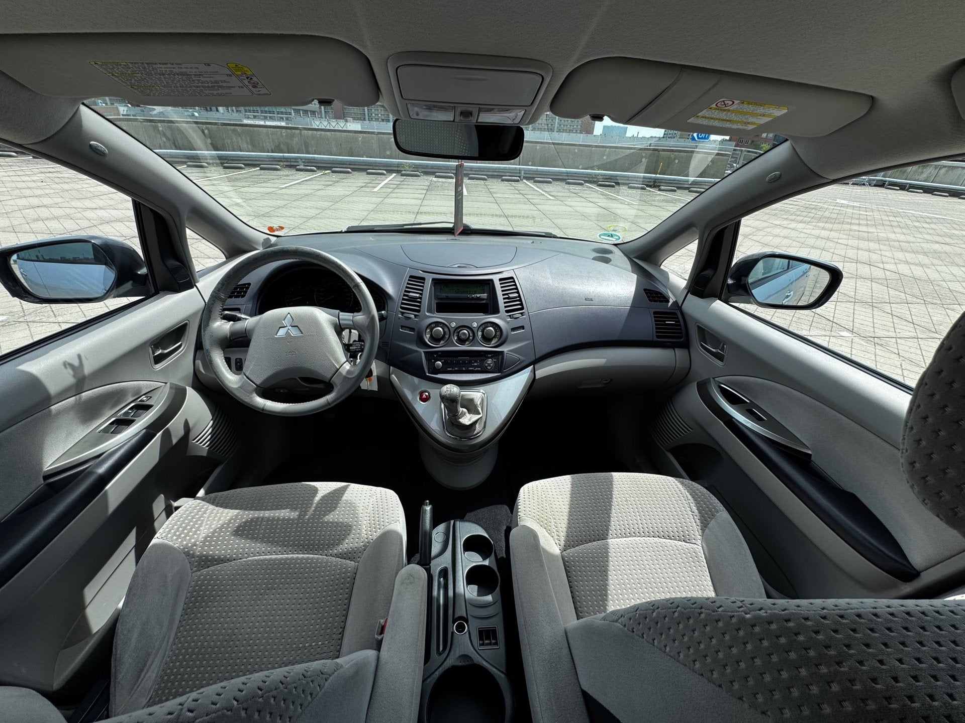 Mitsubishi Grandis 2.4-16V Intense 6p. CLIMA CRUISE NAP, Voorwielaandrijving, Stof, Gebruikt, Bedrijf