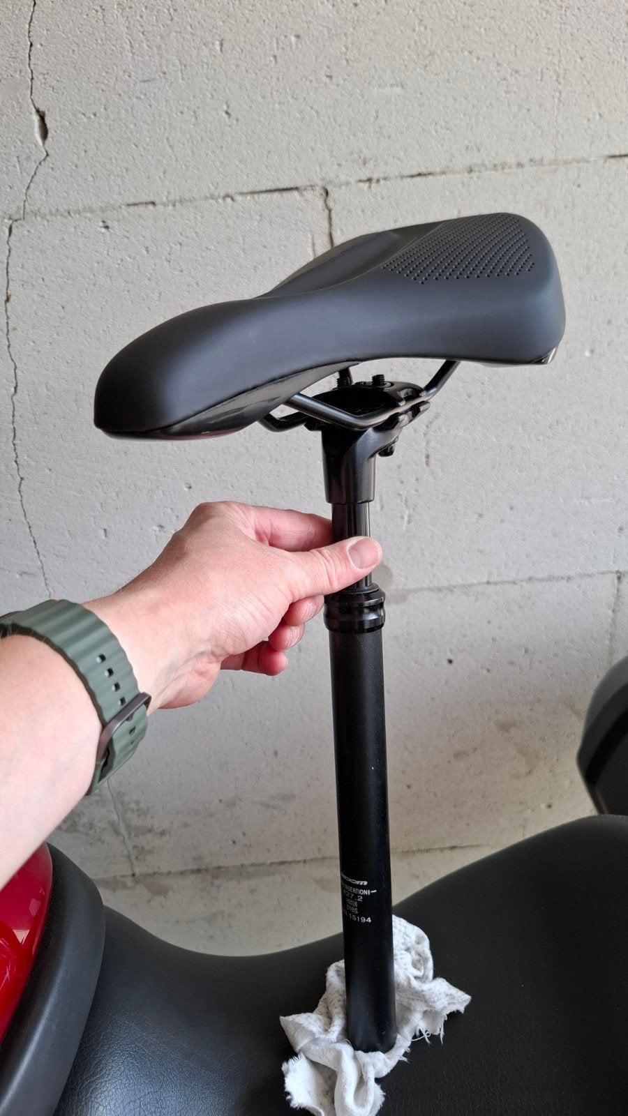 Zadel met verende zadelpen, 27.2mm, Fietsen en Brommers, Fietsonderdelen, Ophalen, Stadsfiets, Zadel, Selle Royal