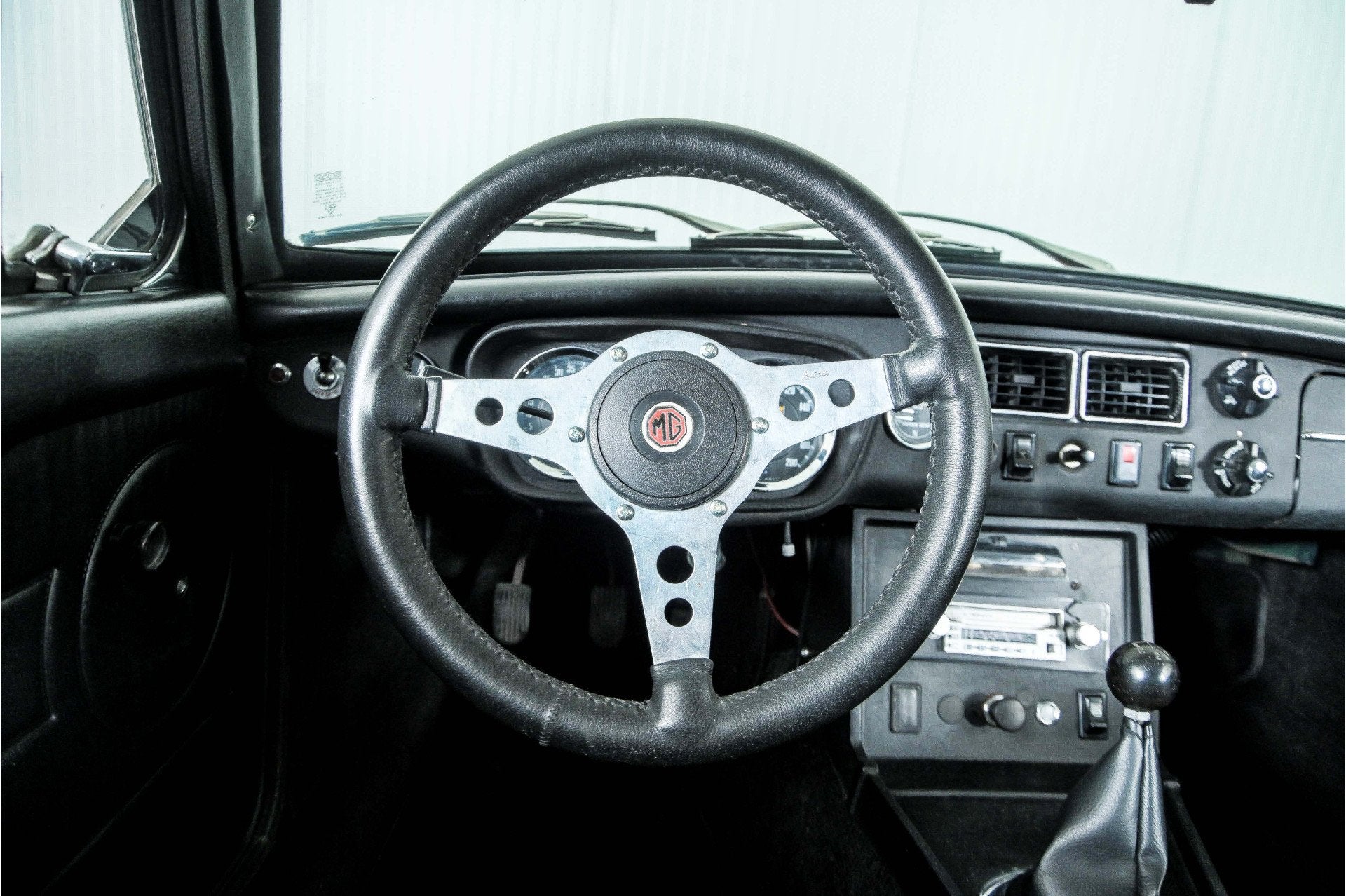 MG B GT Overdrive . (bj 1972), foto 8
