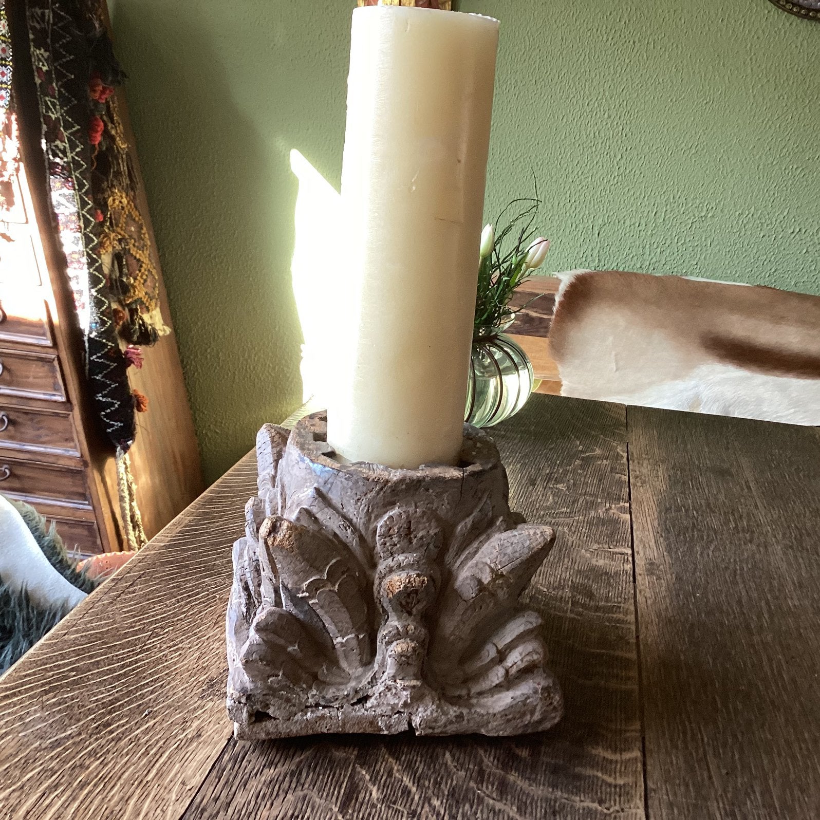 Houten poer kandelaar? Uit India? Met grote kaars € 17, Huis en Inrichting, Woonaccessoires | Kandelaars en Kaarsen, Ophalen of Verzenden