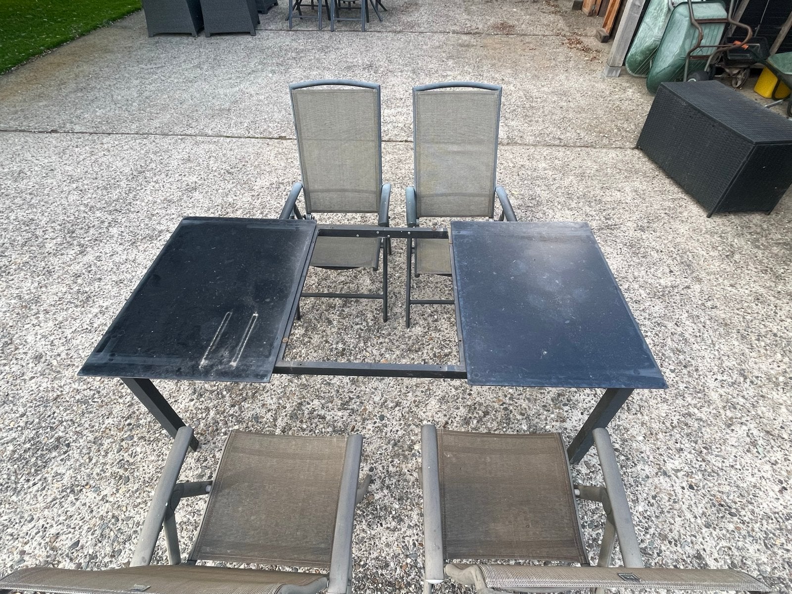 Gebruikte tuinset met 4 stoelen en tafel (mist glasplaat), Tuin en Terras, Ophalen, Gebruikt