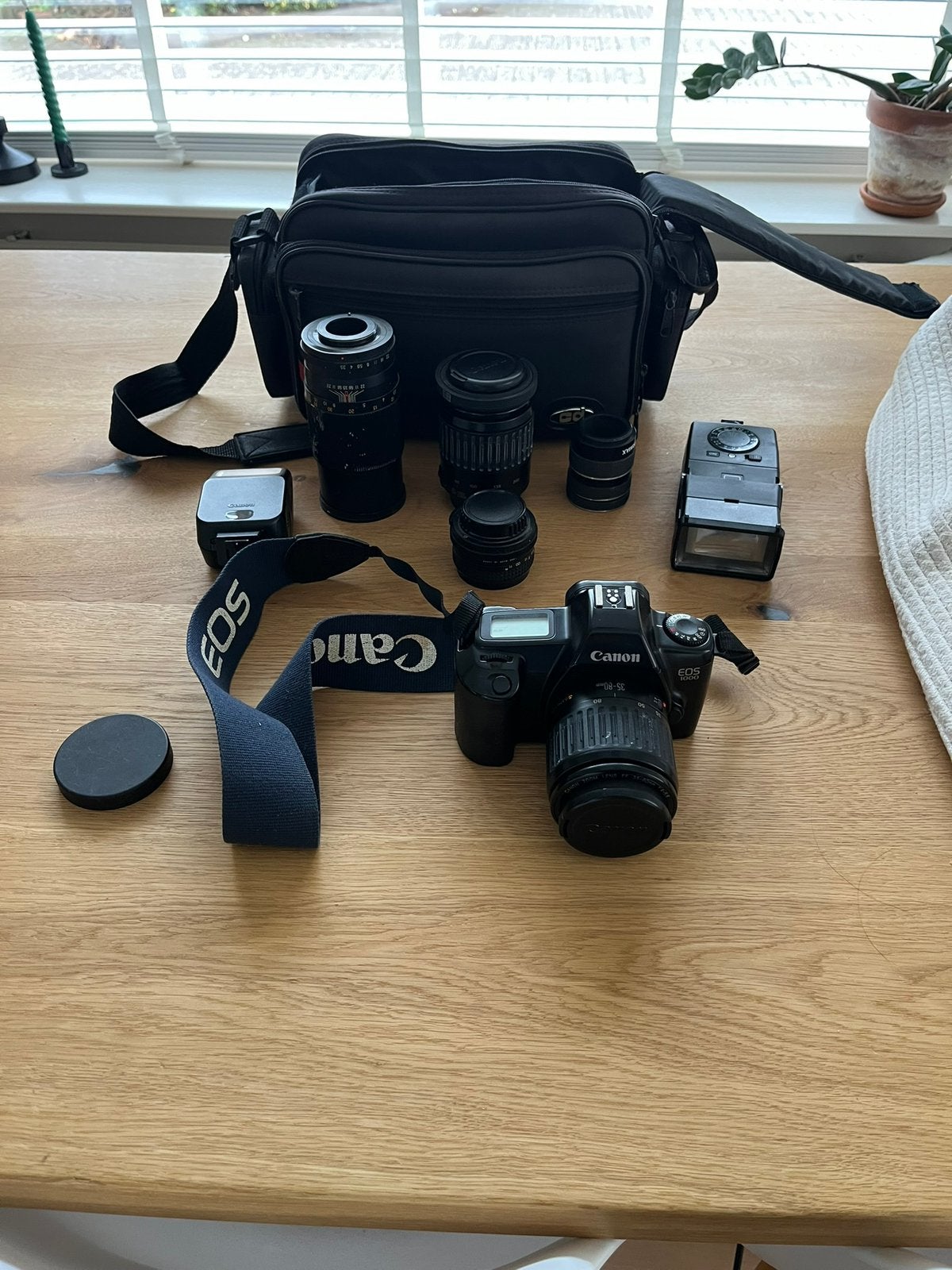 Canon EOS 1000, Ophalen of Verzenden, Zo goed als nieuw, Canon, Geen optische zoom