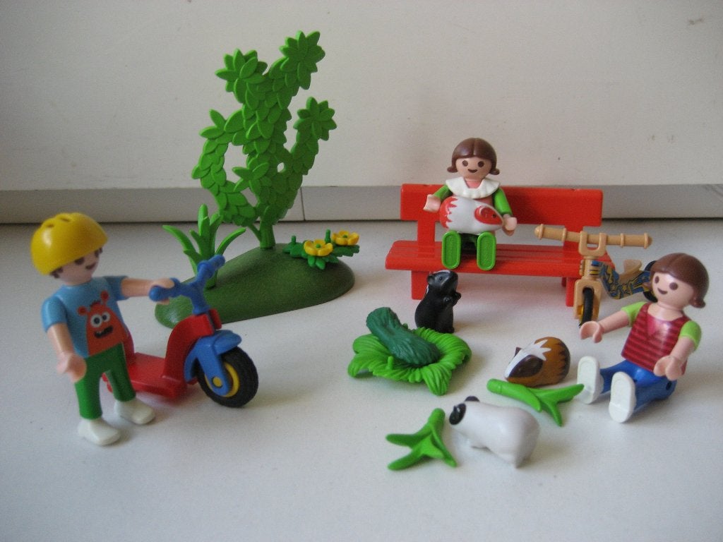 playmobil kinderen in de tuin met cavia's, Kinderen en Baby's, Speelgoed | Playmobil, Ophalen of Verzenden, Zo goed als nieuw