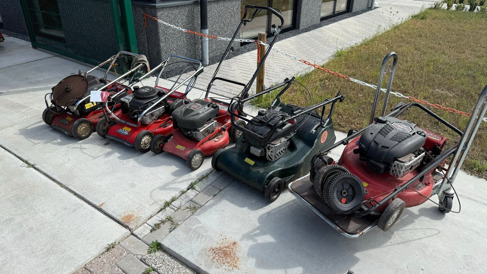 Partij gebruikte benzine grasmaaiers - diverse merken, Ophalen, Cirkelmaaier, Gebruikt, Benzine-grasmaaier