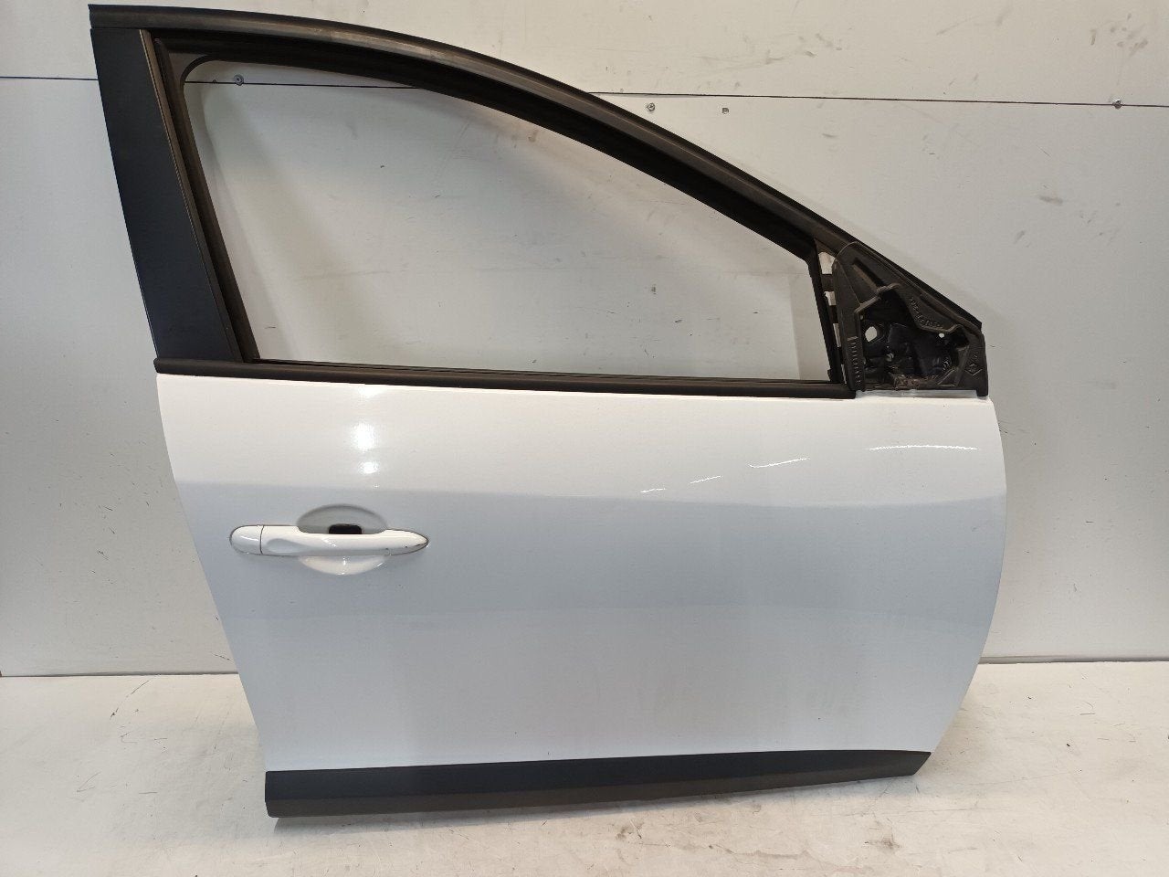 Portier rechts voor Renault Mégane, Onderdelen@venauto.nl, Van der Ven Autorecycling B.V., Gebruikt, Ettenseweg 76, 4706 PB Roosendaal, The Netherlands