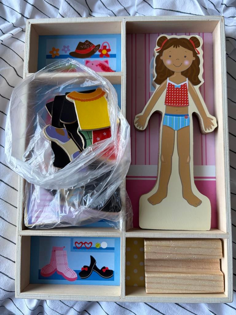 Houten aankleedpop met magnetische kleding, Ophalen, Gebruikt, Overige typen