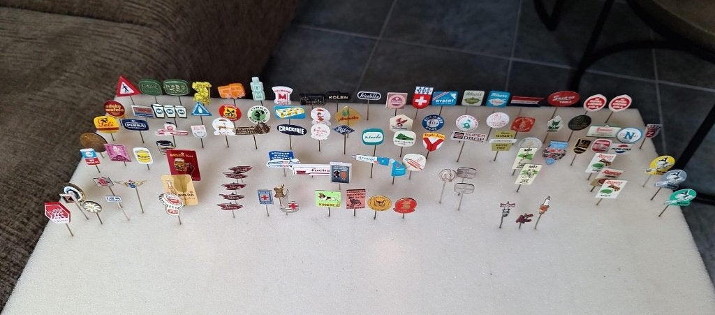 Speltjes, Verzamelen, Speldjes, Pins en Buttons, Ophalen, Gebruikt, Figuurtje, Speldje of Pin