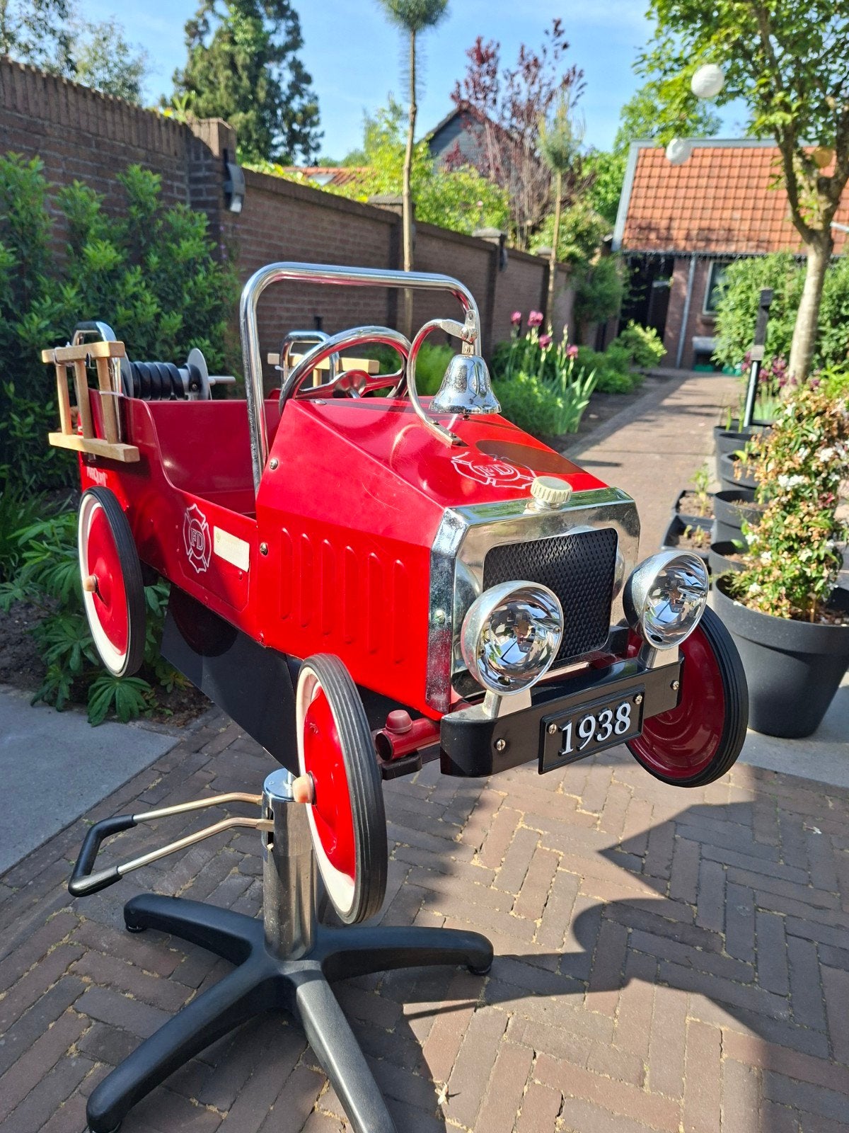 Vintage brandweerauto kappersstoel - Hydraulisch verstelbaar, Ophalen