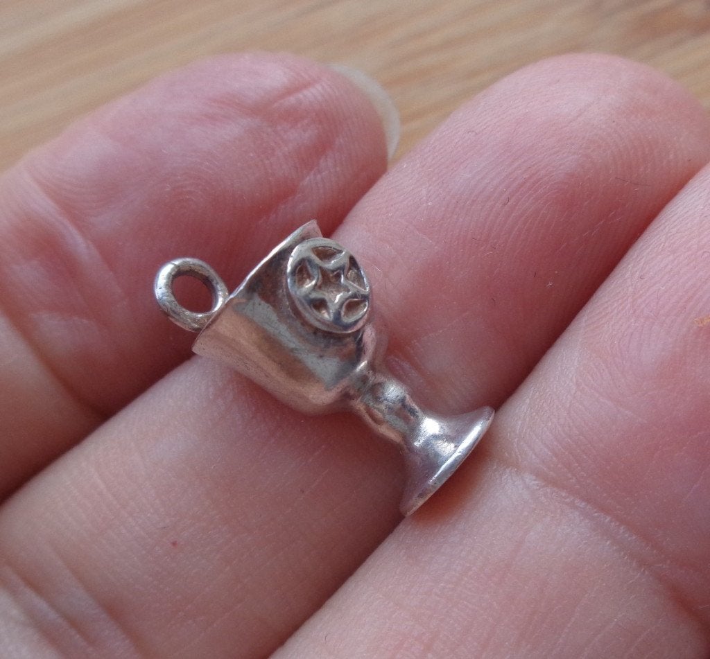zilveren vintage bedel beker [839], Overige merken, Verzenden, Zo goed als nieuw, 1 bedel