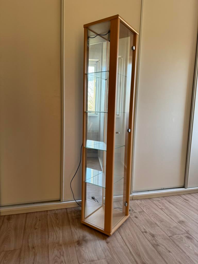 IKEA Leksvik Vitrinekast met verlichting, Huis en Inrichting, Ophalen, Minder dan 50 cm, Gebruikt, Minder dan 25 cm