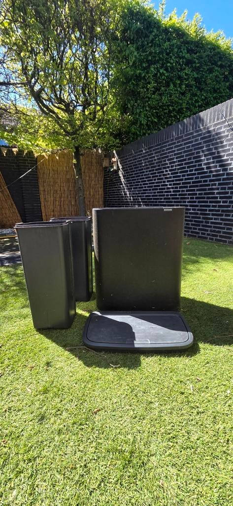Mat zwarte Brabantia prullenbak met druklep, 40 liter of meer, Ophalen, Gebruikt, Kunststof