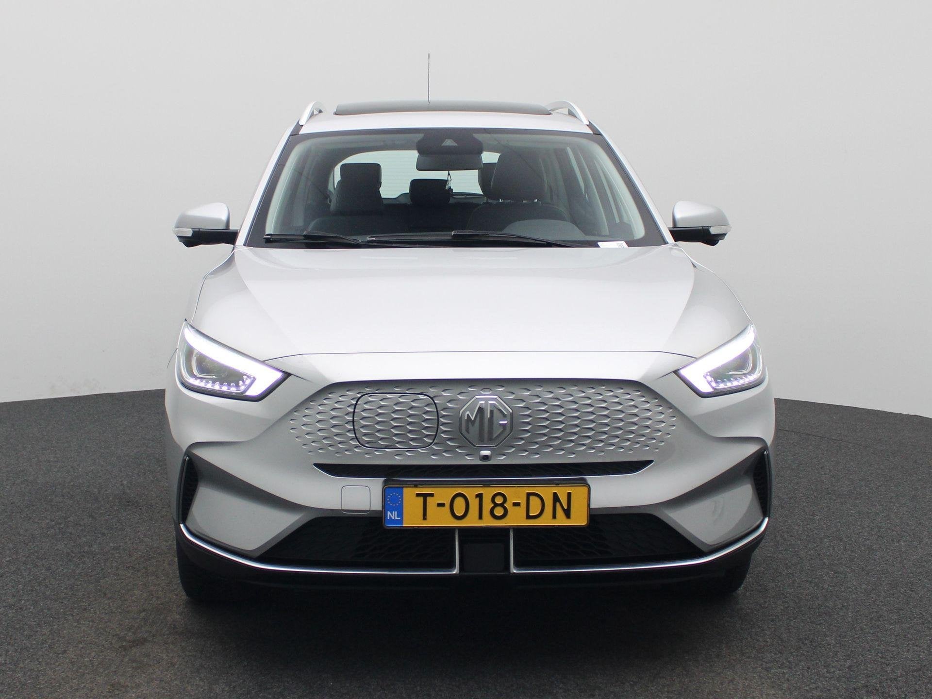 MG ZS EV Long Range Luxury 70 kWh, Auto's, MG, 12 maanden, Gebruikt, ZS, Origineel Nederlands