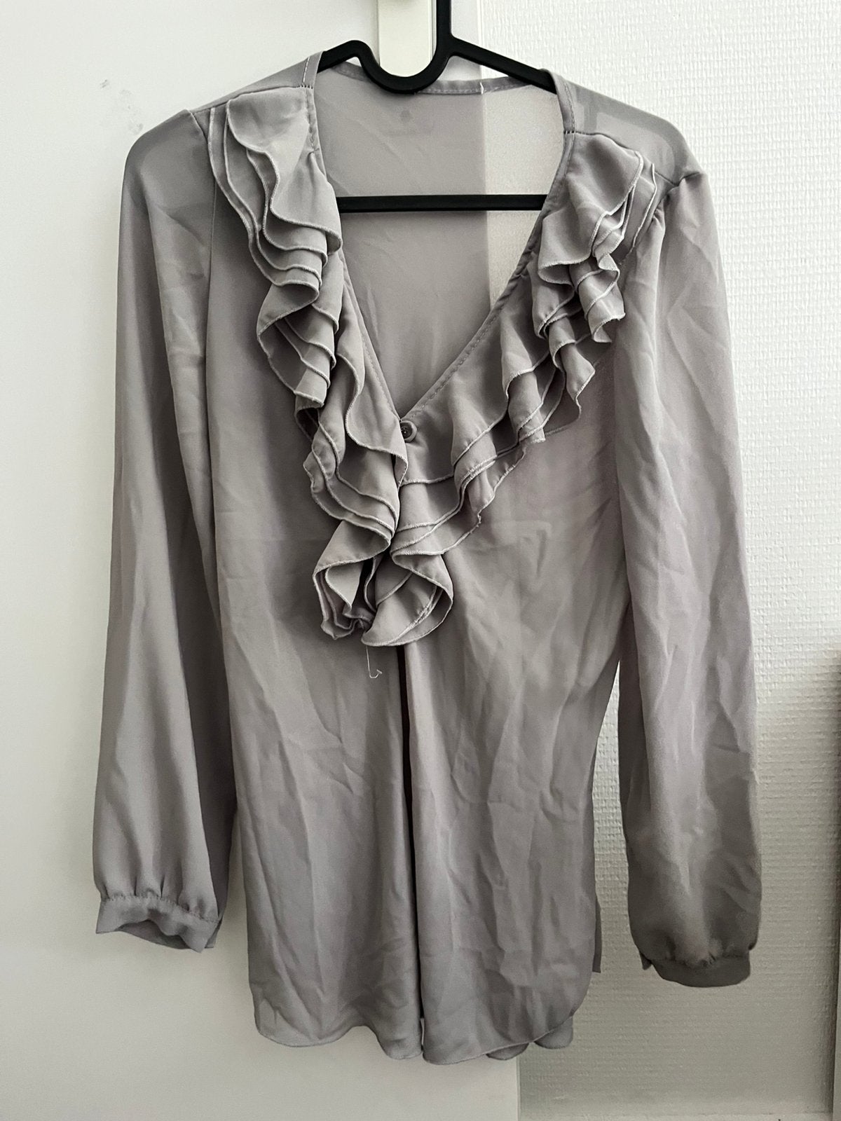 Blouse met ruches grijs, maat M, Kleding | Dames, Blouses en Tunieken, Zo goed als nieuw, Maat 38/40 (M), Grijs, Ophalen of Verzenden