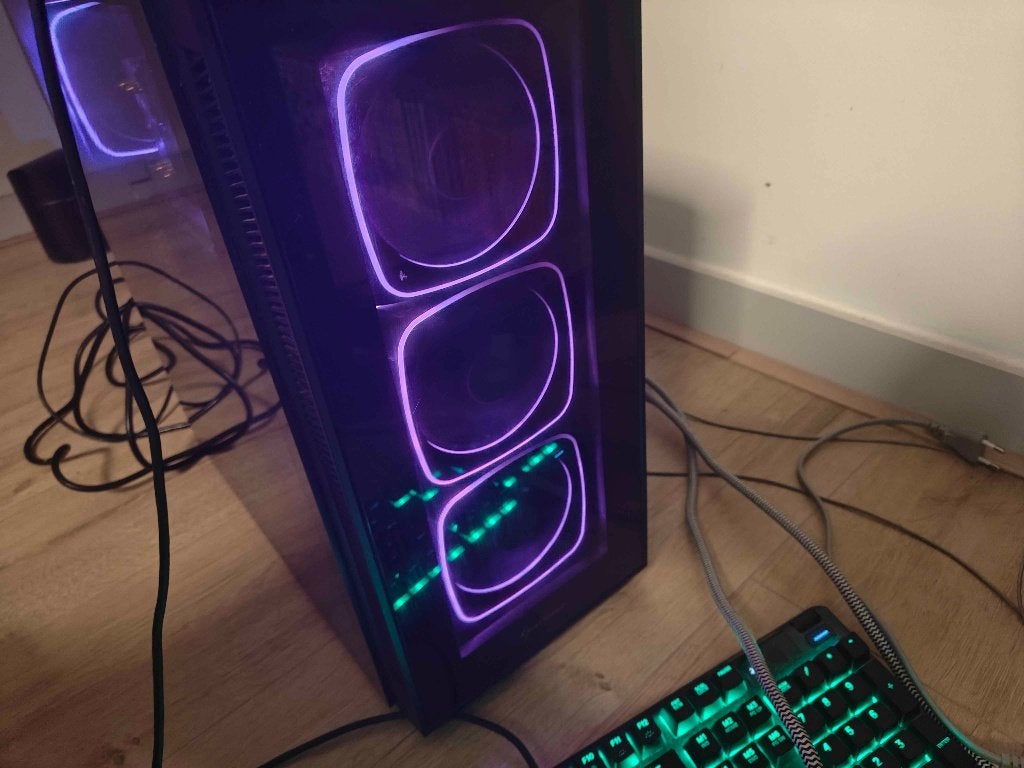 Goed upgradebare windows computer stof vrij, Ophalen, Zelf gebouwde pc, Zo goed als nieuw, 2 TB