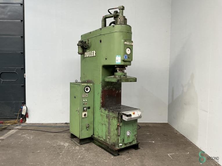 Hydraulische persen Müller CEZ 63.18.11 1976
