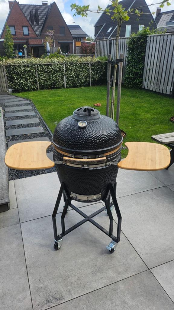 Keramische barbecue large met nieuwe zijtafels & nieuwe hoes, Ophalen, Gebruikt, Met accessoires