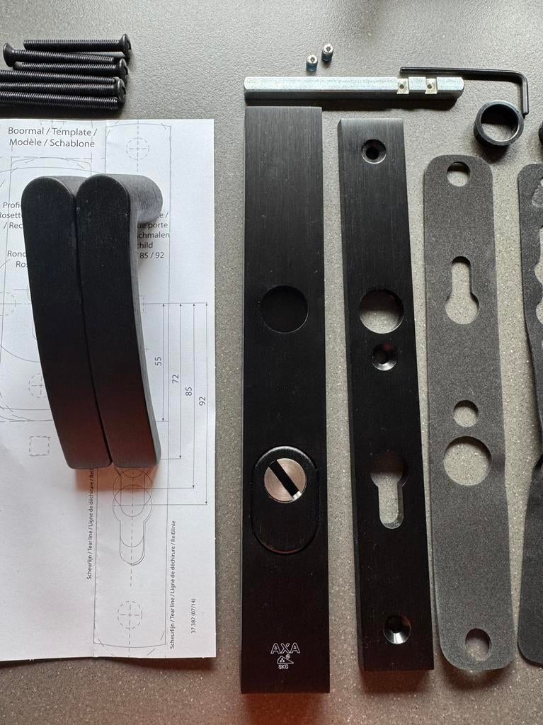 AXA Veiligheidsbeslag Edge Plus smal kruk PC72 anti-kerntrek, Ophalen of Verzenden, Nieuw, Overige materialen, Klink of Kruk