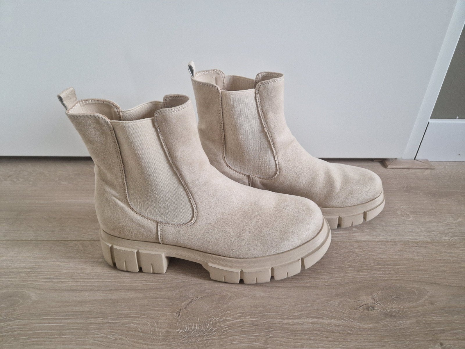 Chelsea boots maat 40, Ophalen of Verzenden, Zo goed als nieuw, Beige