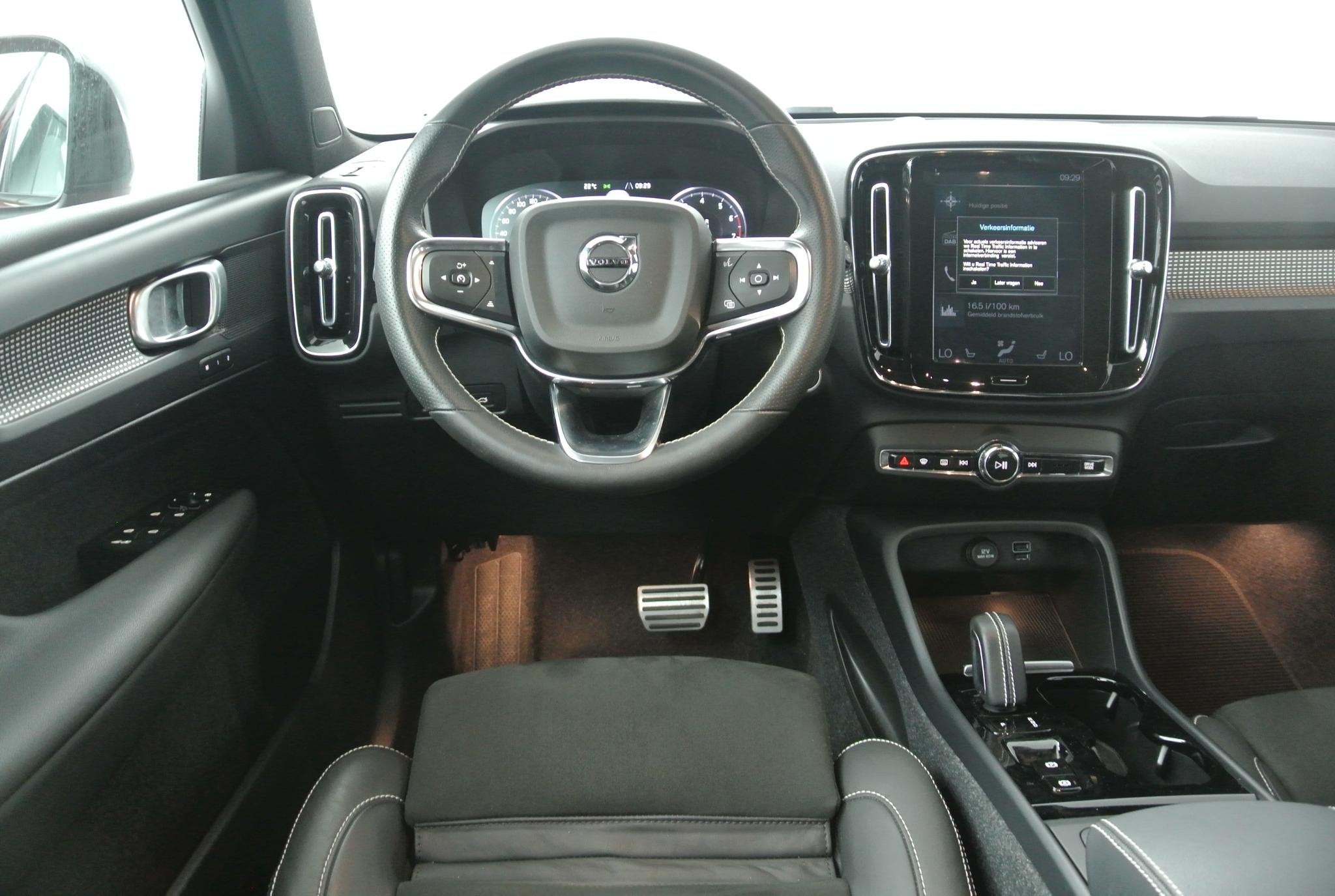 Volvo XC40 1.5 T3 R-Design | Trekhaak | 360 Camera | Stoel &, Auto's, Gebruikt, Overige kleuren, Met garantie (alle), 163 pk