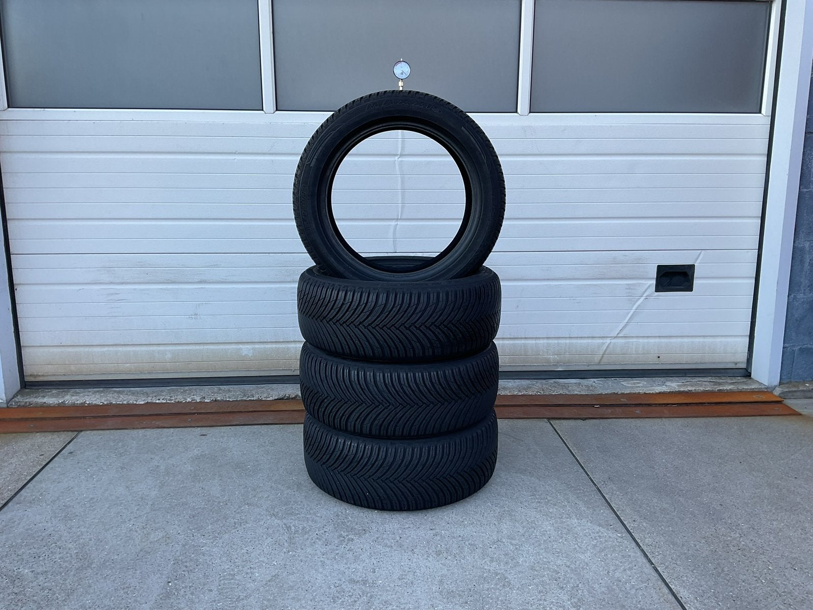 Maxxis Premita. S.U.V. All - Season Banden 235 - 50 - 19., Gebruikt, 235 mm, All Season, Band(en)