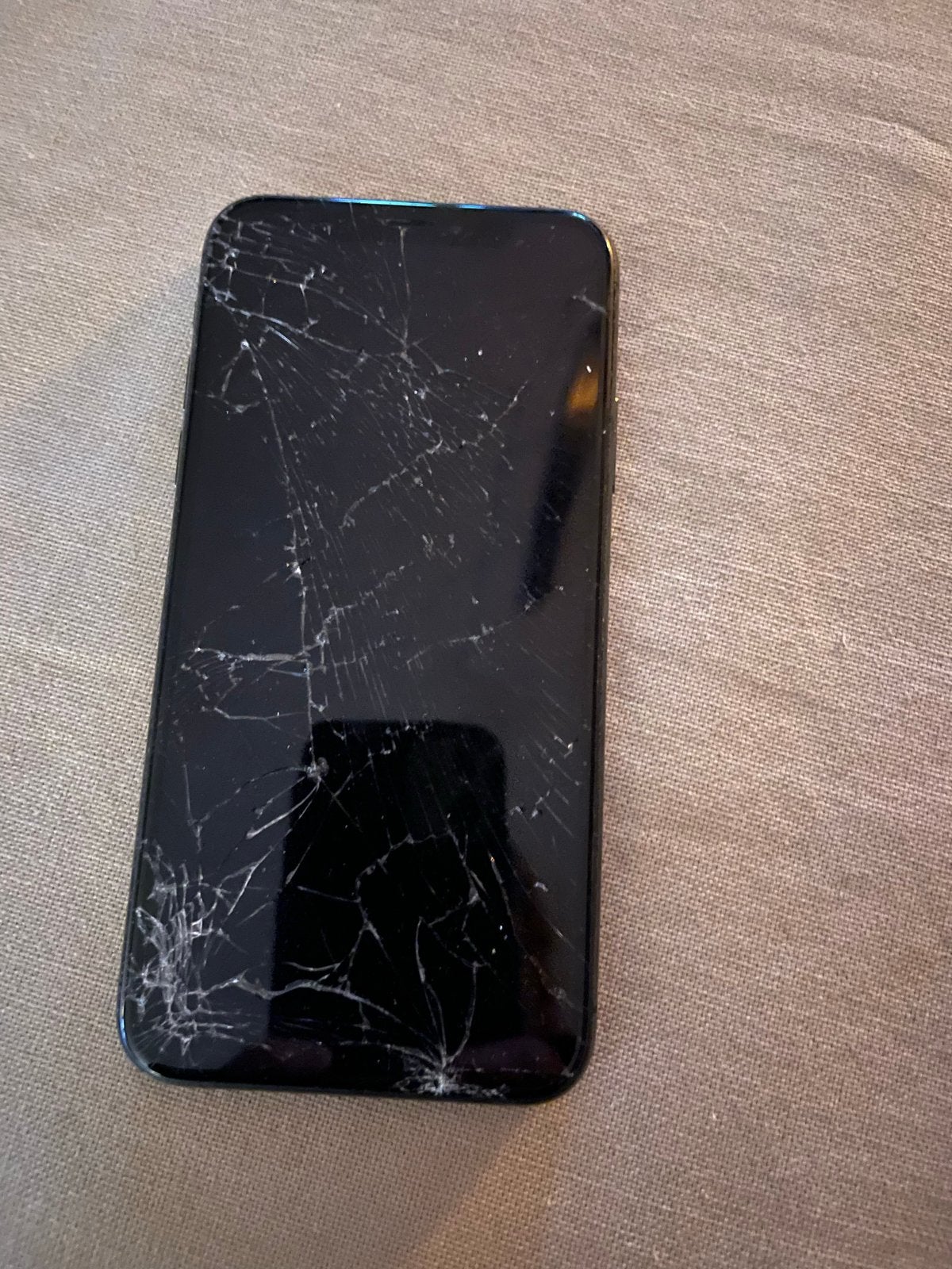 iPhone X met gebarsten scherm - voor onderdelen/reparatie, Telecommunicatie, Mobiele telefoons | Apple iPhone, Ophalen of Verzenden