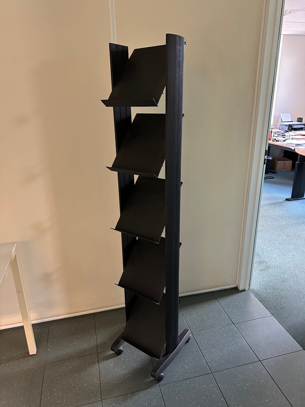 Verrijdbaar Zwart Folderdisplay / Brochurerek, Ophalen of Verzenden