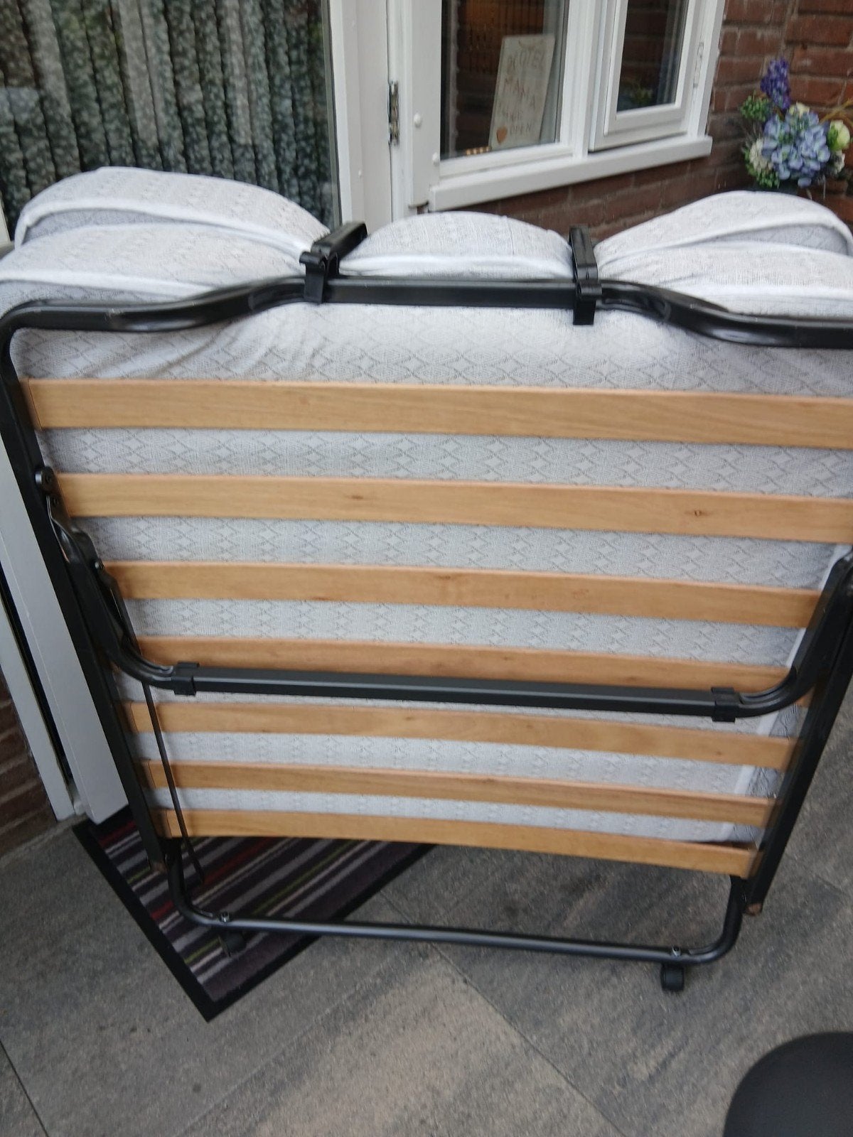 Opklapbed z.g.a.n. - Ideaal voor logees!, Ophalen, Eenpersoons, Zo goed als nieuw, 80 cm