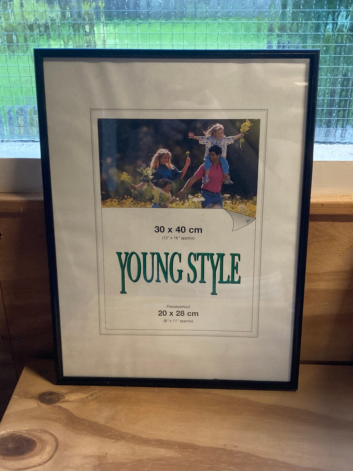 Fotolijst 30x40 cm zwarte lijst, Ophalen, Hangend, Zo goed als nieuw, Wissellijst
