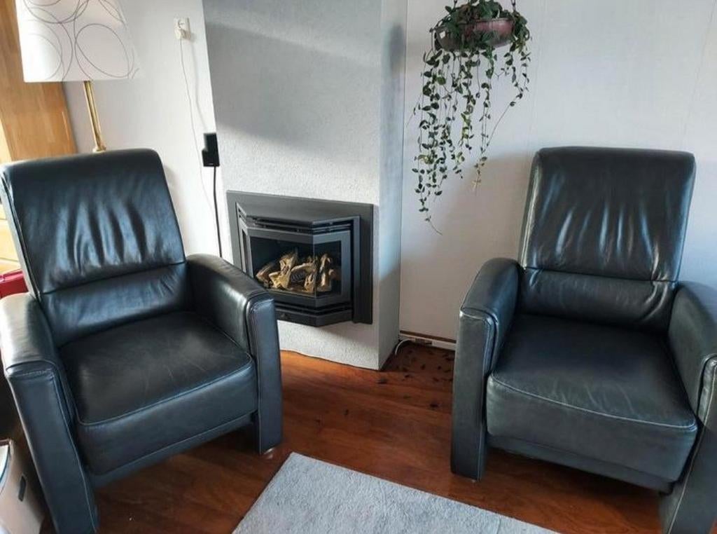 Twee donkergrijze leren fauteuils van H&H, Ophalen of Verzenden, Gebruikt, 75 tot 100 cm, 50 tot 75 cm