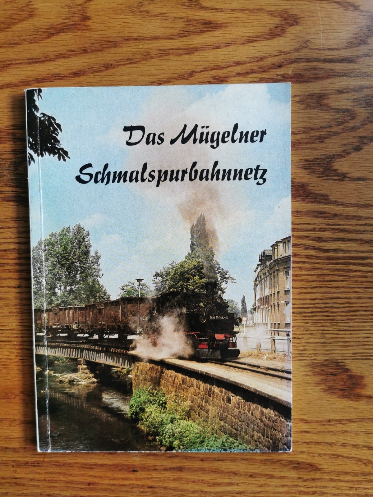 Das Mügelner Schmalspurbahnnetz - Treinboek, Ophalen of Verzenden, Gelezen, Overige onderwerpen, Onbekend
