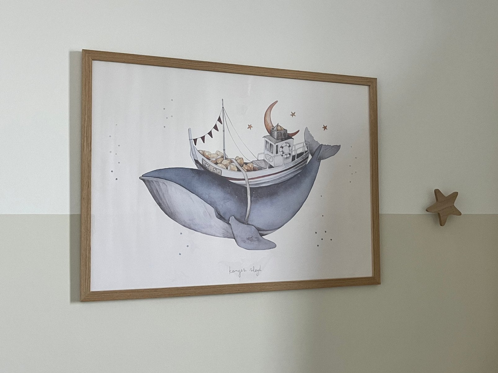 Poster Konges Sløjd – Walvis 50 x 70 incl lijst, Ophalen, Overige merken, Zo goed als nieuw, Wanddecoratie