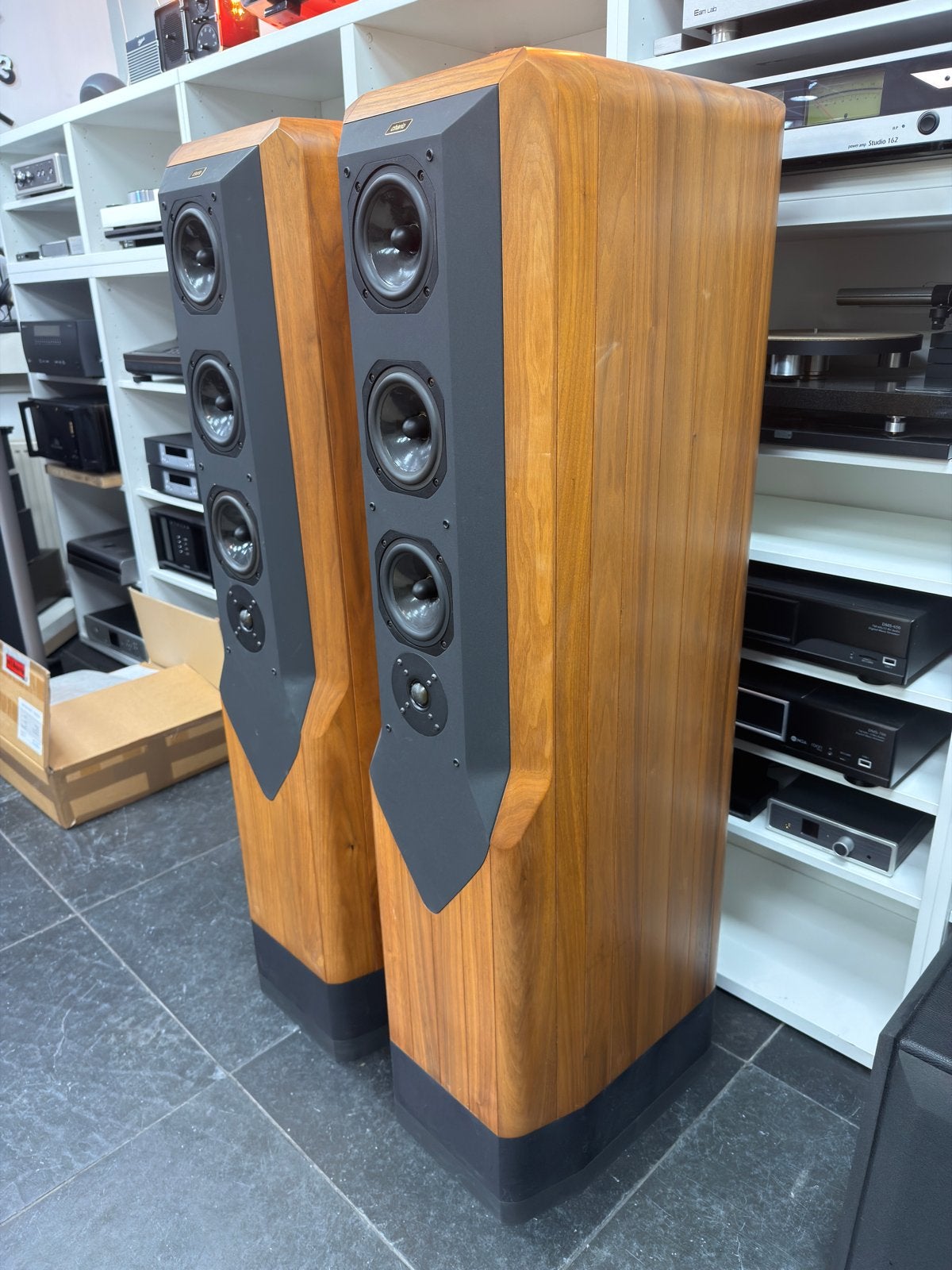 Chario Academy 3 luidsprekers, Gebruikt, Info@chario-loudspeakers.it, Op aanvraag, 120 watt of meer