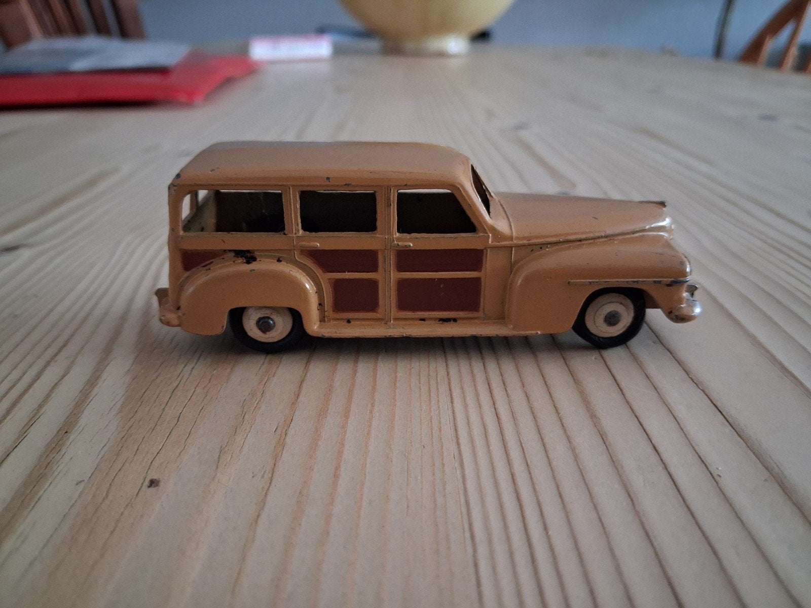 Dinky Toys Plymouth Woody, Ophalen of Verzenden, Gebruikt, Auto, Overige merken
