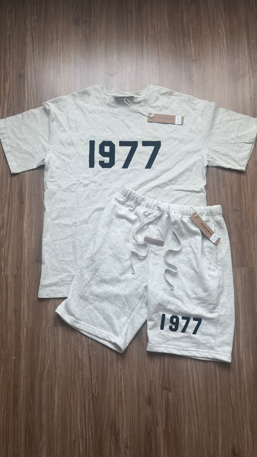 Essentials Fear of God 1977 T-shirt & Short Set Maat M, Ophalen of Verzenden, Nieuw, Maat 48/50 (M), Grijs