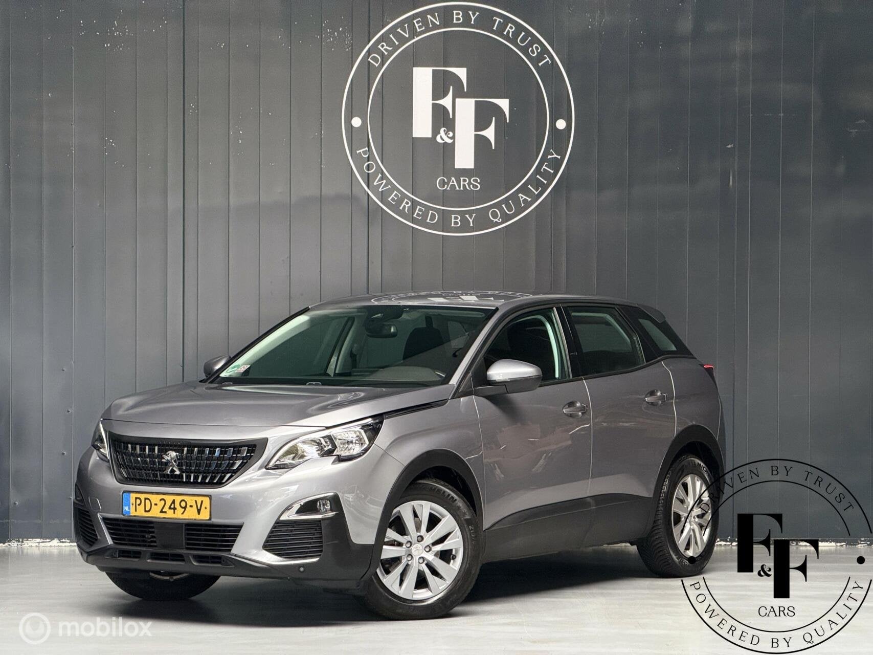 Peugeot 3008 1.2 PureTech Active|Automaat|CarPlay|Camera|Tre, Auto's, Peugeot, Stof, Gebruikt, 1199 cc, 19 km/l