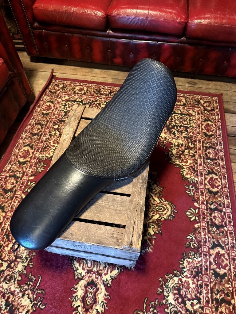 Le Pera silhouette seat / zadel voor Dyna FXDWG 04-05 nieuw!, Motoren, Onderdelen | Harley-Davidson, Ophalen, Nieuw