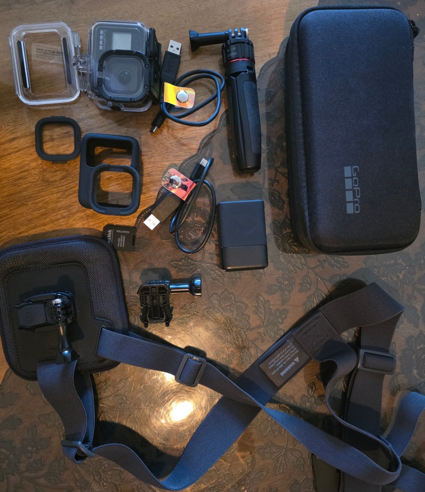 GoPro Hero met accessoires en koffer, Ophalen of Verzenden