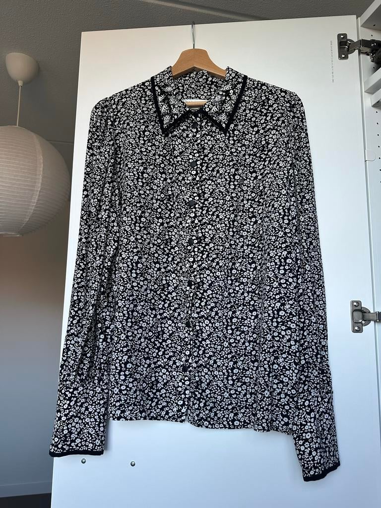 Essentiel Antwerp blouse met bloemenprint en kraag, Ophalen of Verzenden, Zo goed als nieuw, Maat 42/44 (L), Zwart