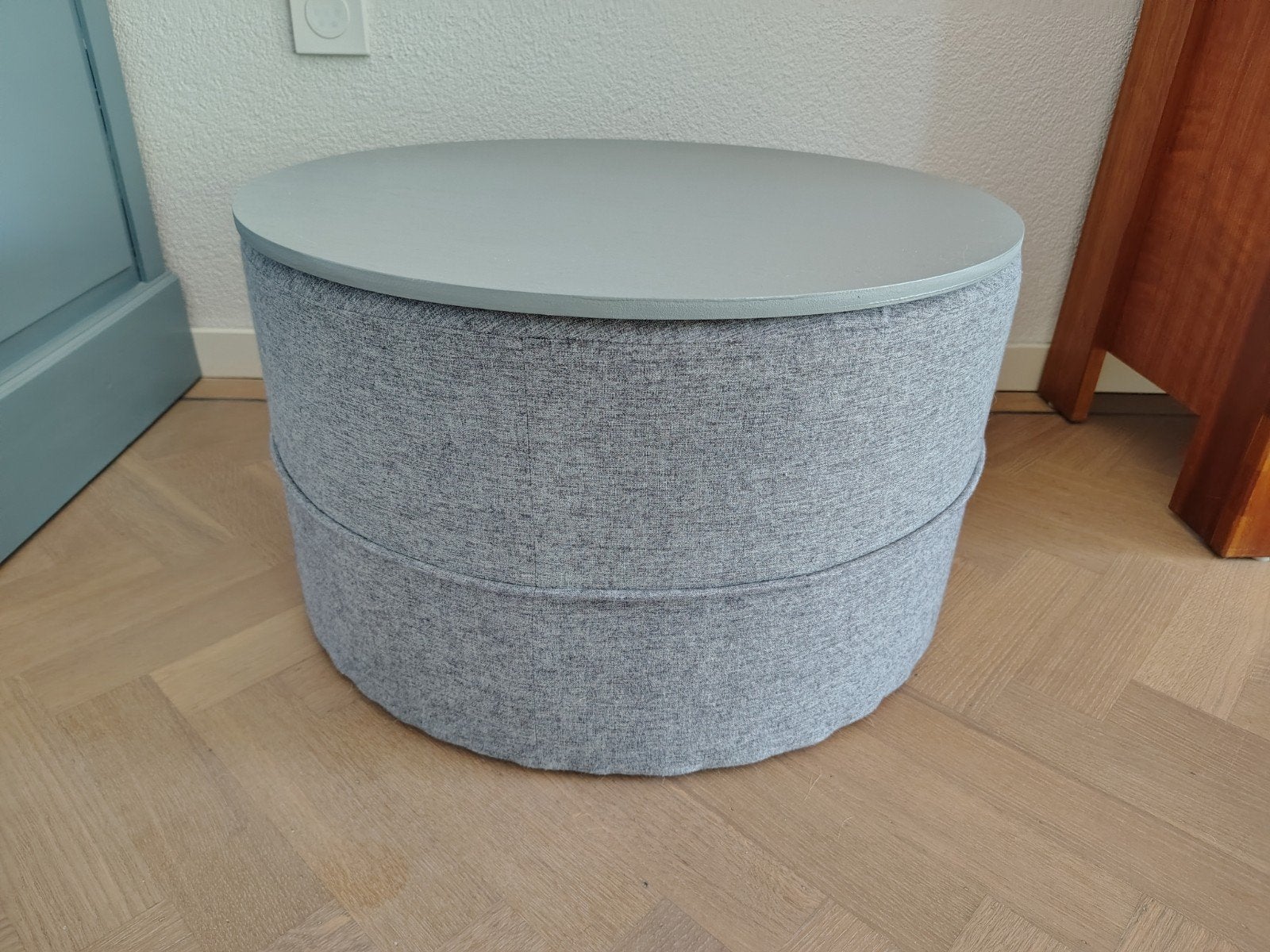 Poef salontafel, Ophalen, Zo goed als nieuw, Rond, 50 tot 75 cm