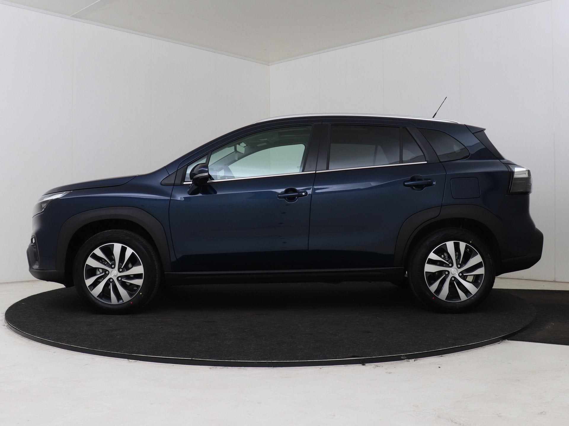Suzuki S-Cross 1.4 Boosterjet Style Hybrid 10 jaar Fabrieksg, Auto's, 12 maanden, Zwart, 4 cilinders, Blauw