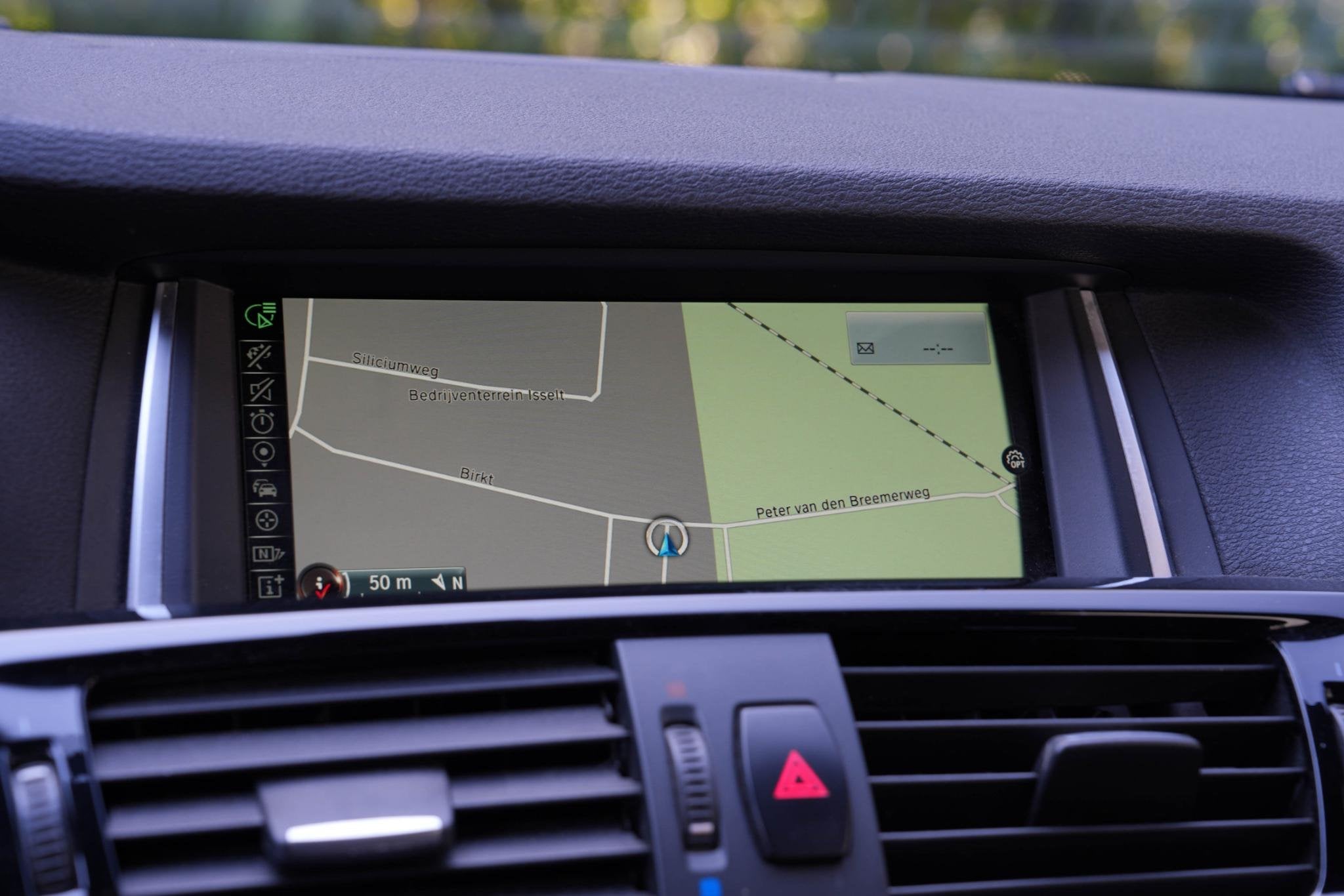 Foto 10 van BMW X3 xDrive20i M-Sport | Panorama | Trekhaak | Leder | Nav