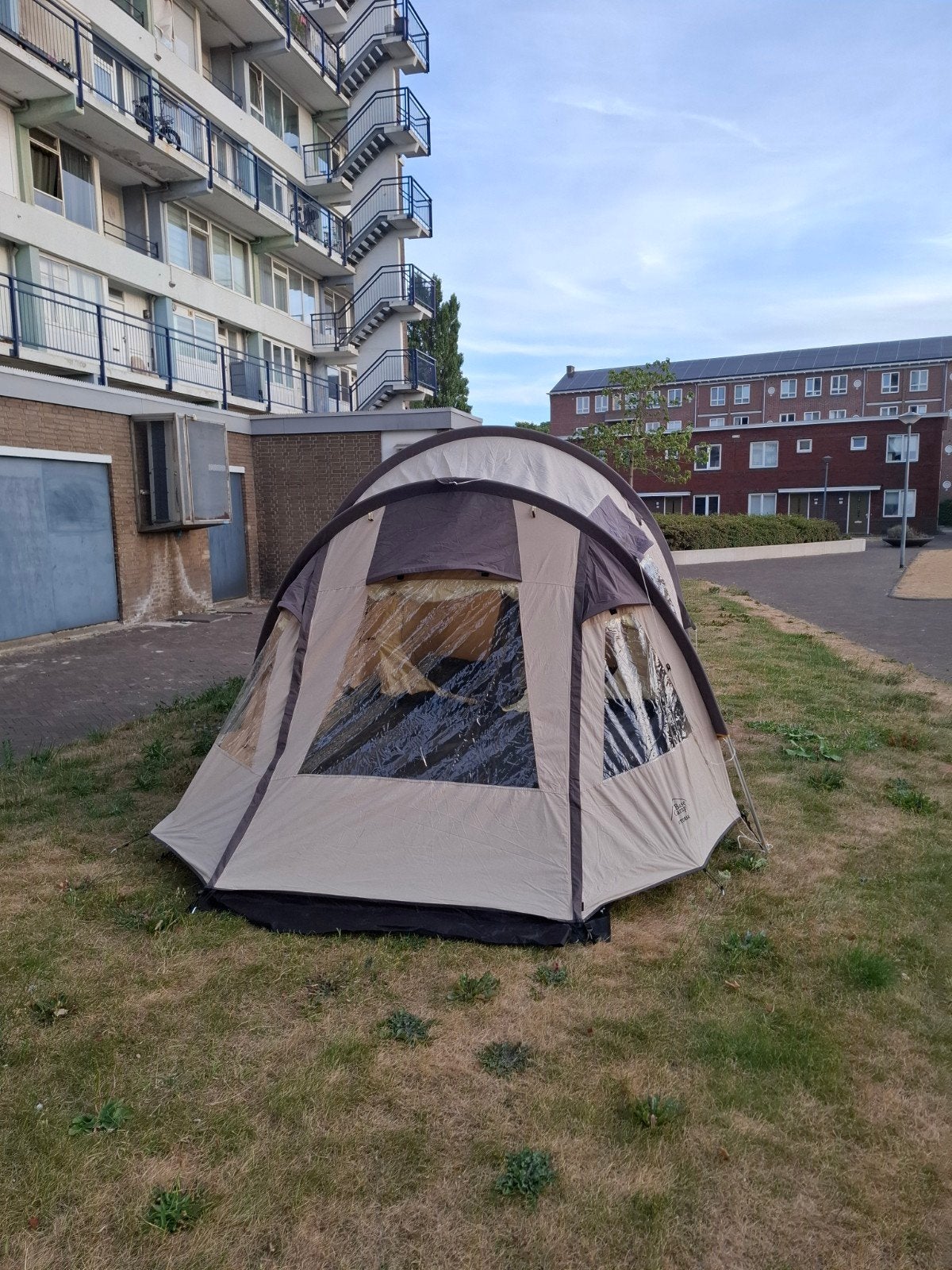 Basecamp Vitoria IV tent - 4 persoons, goede staat, Ophalen, Gebruikt, Tot en met 4