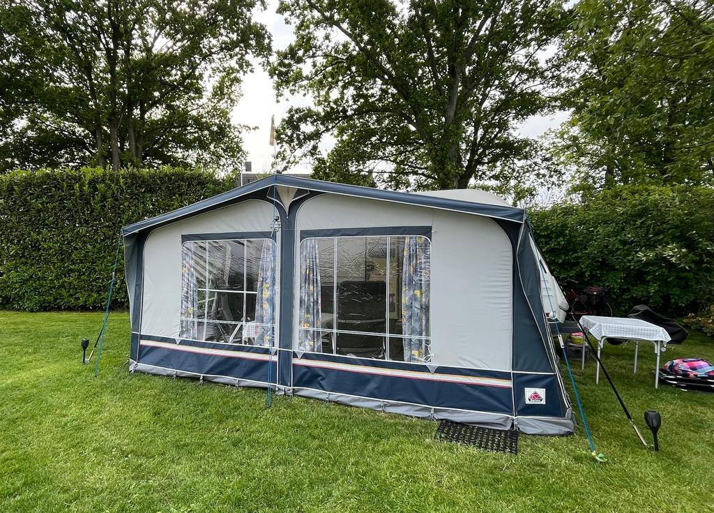 Home-car Racer 45 Spirit. 4 pers caravan met voortent&luifel, Caravans en Kamperen, Home-car, Rondzit, Frans bed, Particulier