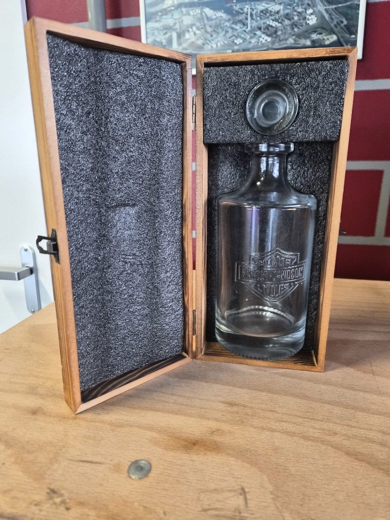 Harley-Davidson Las Vegas karaf/decanter in houten giftbox, Motoren, Onderdelen | Harley-Davidson, Ophalen of Verzenden