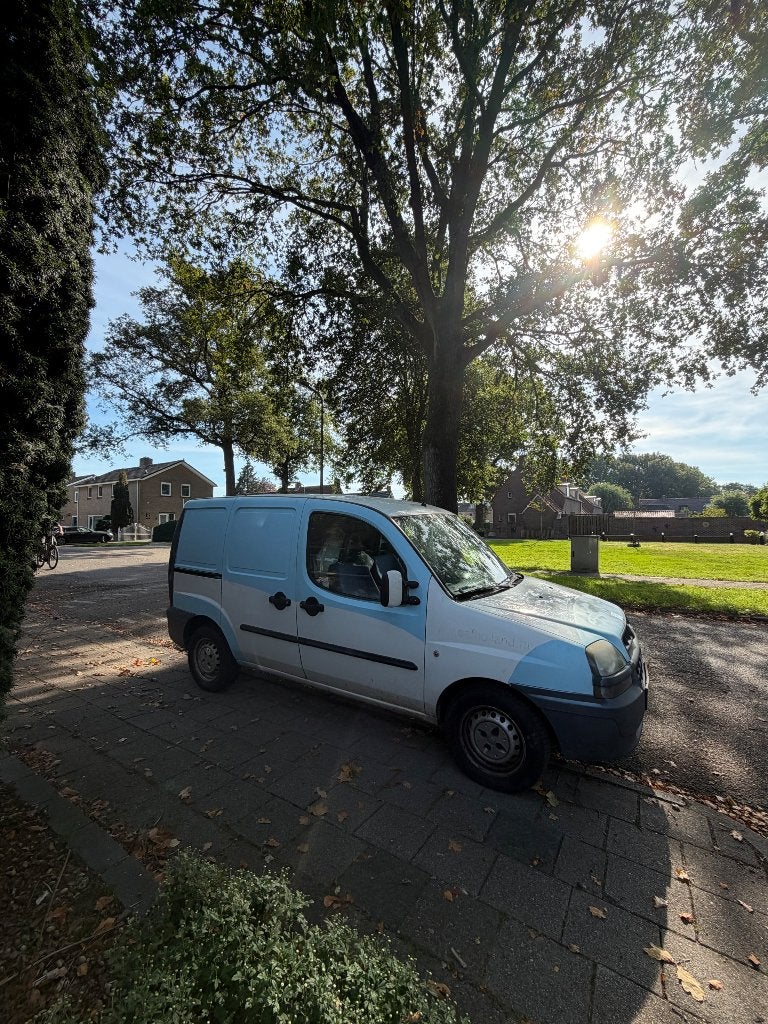 Fiat Doblo 1.9 JTD Cargo 2003 minicamper bestelbusje, Auto's, Voorwielaandrijving, 4 cilinders, 100 pk, Wit